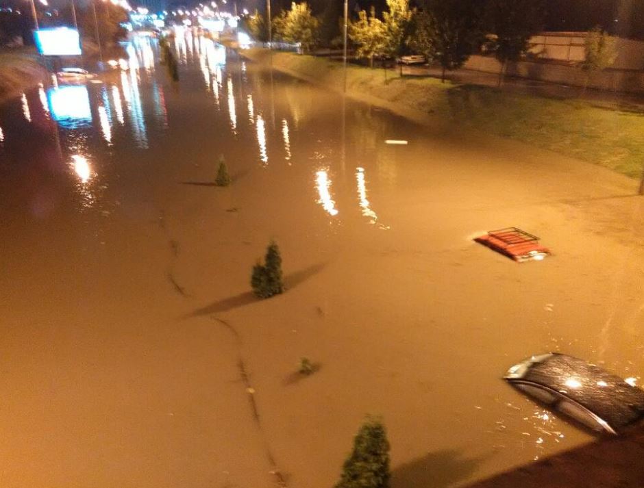 Σκόπια: Τουλάχιστον 21 άνθρωποι έχασαν τη ζωή τους από ισχυρές πλημμύρες – ΦΩΤΟ