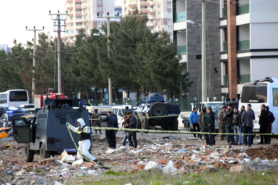 Δύο αστυνομικοί και ένα παιδί νεκροί από την επίθεση στην Τουρκία