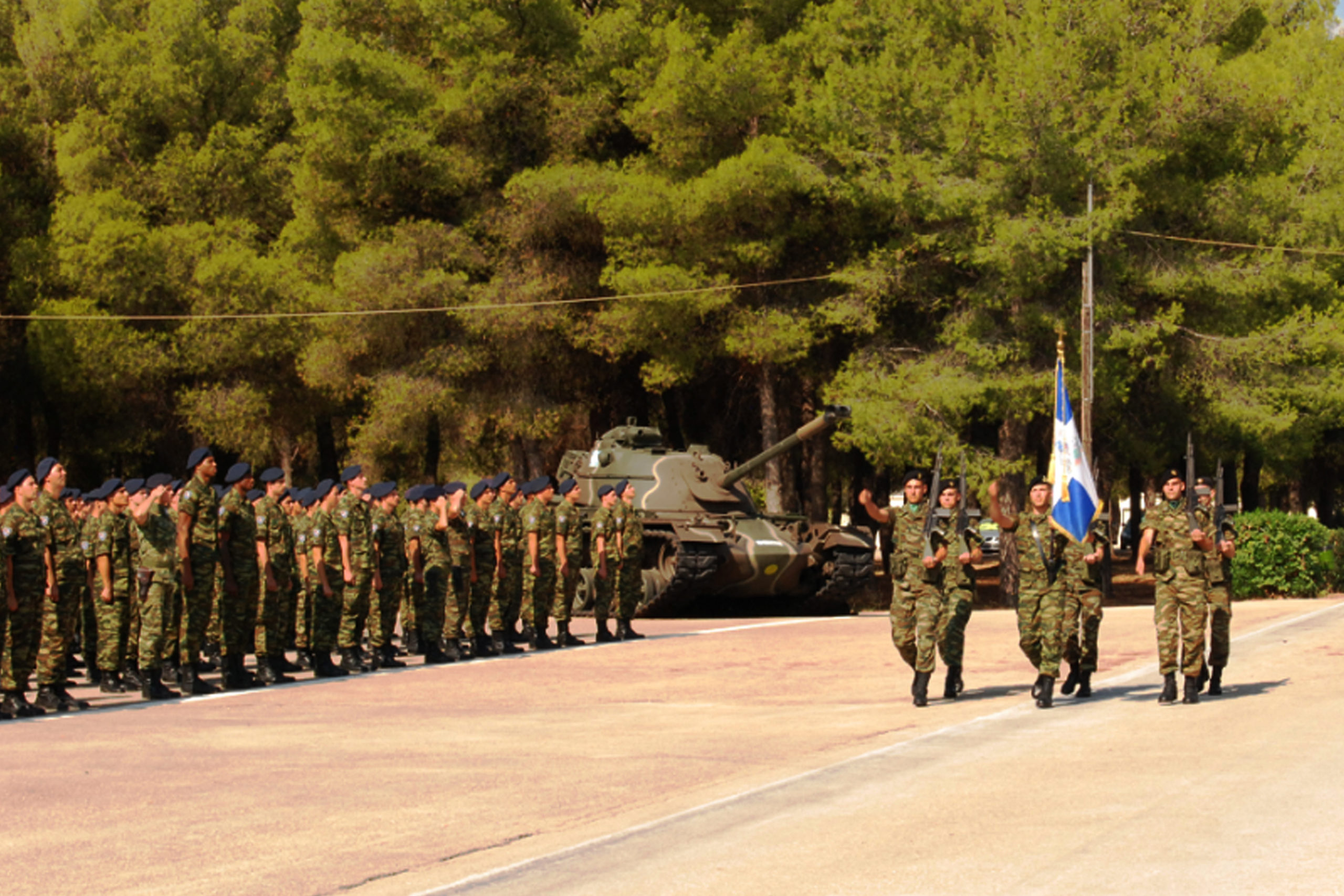 Η ορκωμοσία των Αντετοκούνμπο στον στρατό – ΦΩΤΟ