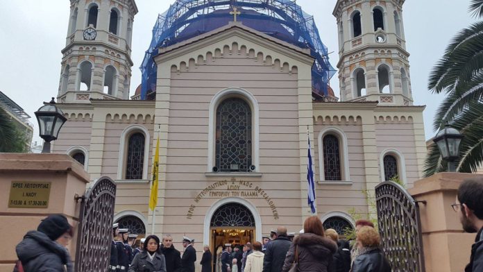 Στον εισαγγελέα οδηγούνται οι 26 συλληφθέντες για την εισβολή στη Μητρόπολη Θεσσαλονίκης