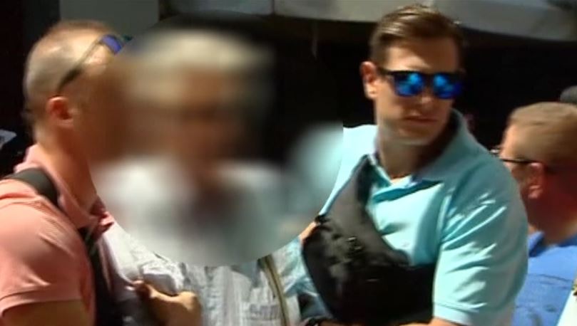 Ο 77χρονος πήγε με οδηγό στην…σύλληψή του