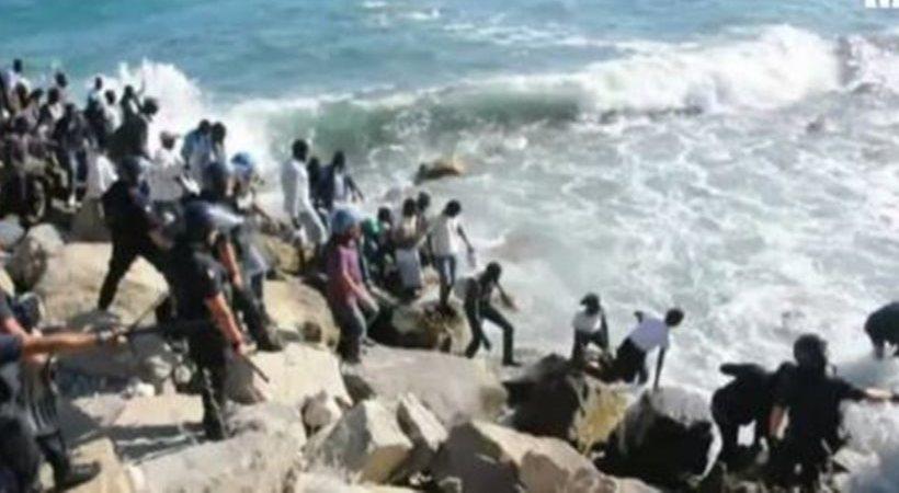 Ιταλία – Πάνω από 100 μετανάστες «έσπασαν» τον αστυνομικό κλοιό και μπήκαν στη Γαλλία