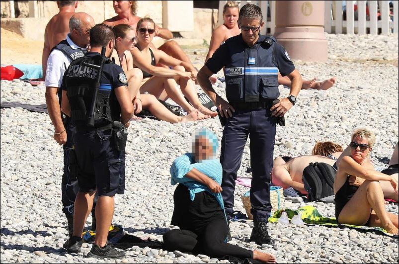 “Όχι” στην άρση της απαγόρευσης του μπουρκίνι λένε Γάλλοι δήμαρχοι