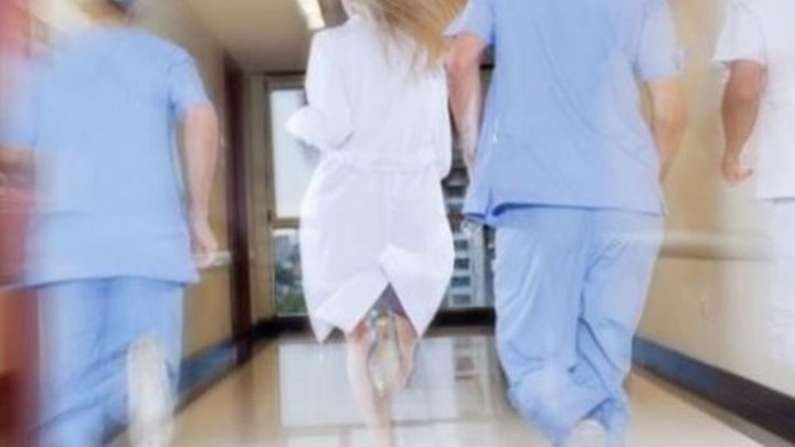 Χιλιάδες νοσηλευτές μεταναστεύουν για να βρουν δουλειά