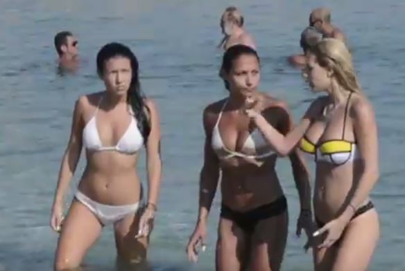 Η Σάσα Μπάστα ανεβάζει τη θερμοκρασία στη Μύκονο – ΒΙΝΤΕΟ