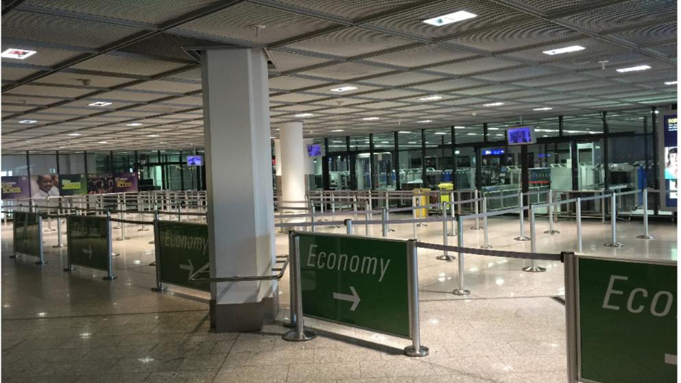 Φρανκφούρτη – Η αστυνομία ανακρίνει ένα ύποπτο πρόσωπο