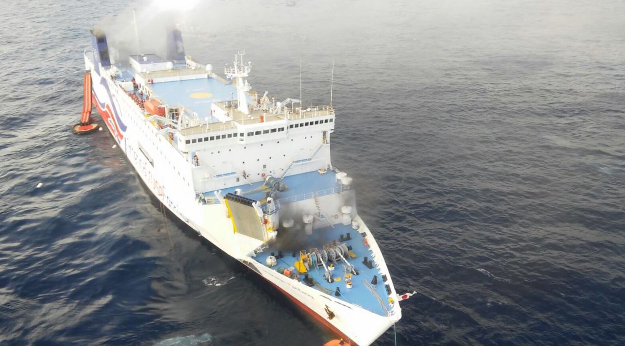 Υπό έλεγχο η φωτιά στο πλοίο ανοιχτά του Πουέρτο Ρίκο – Σώοι και οι 512 επιβάτες
