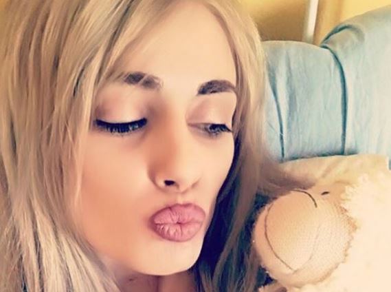 Χαμογελαστή η Μίνα Αρναούτη- ΦΩΤΟ