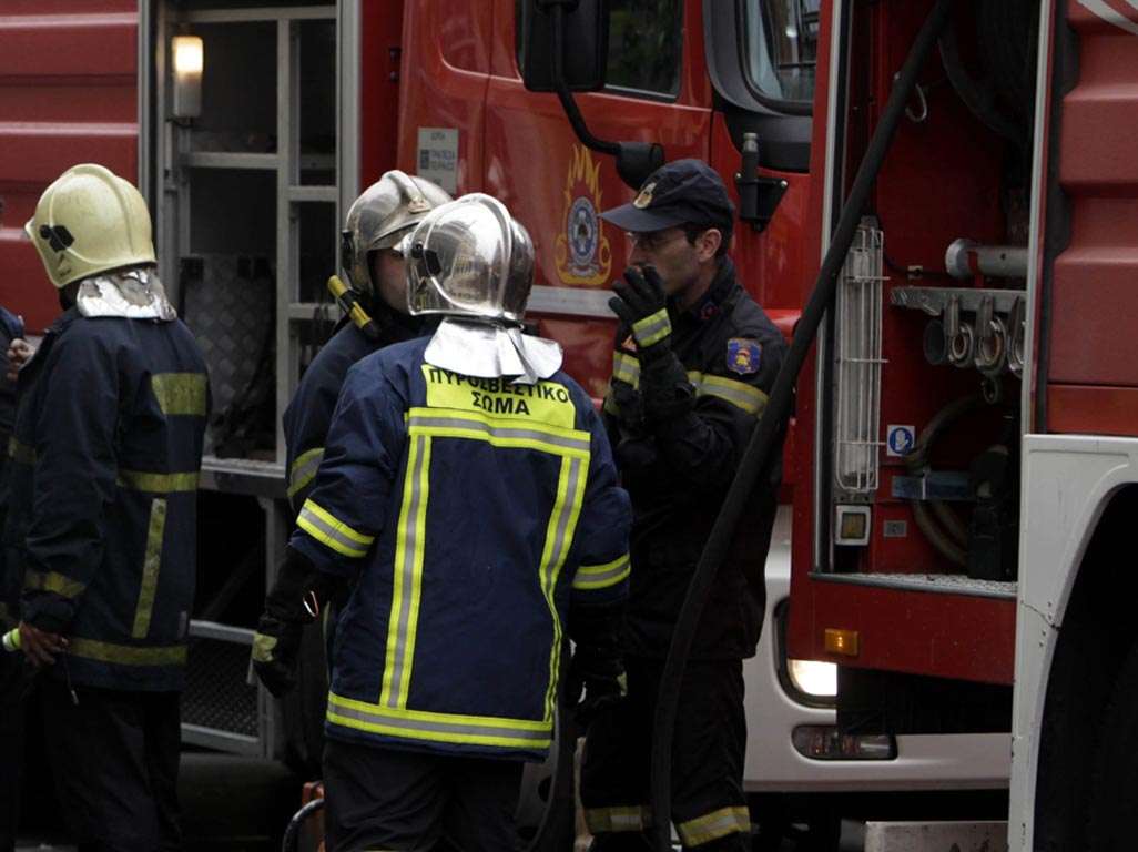 Ανετράπη πυροσβεστικό – Τραυματίες τρεις πυροσβέστες