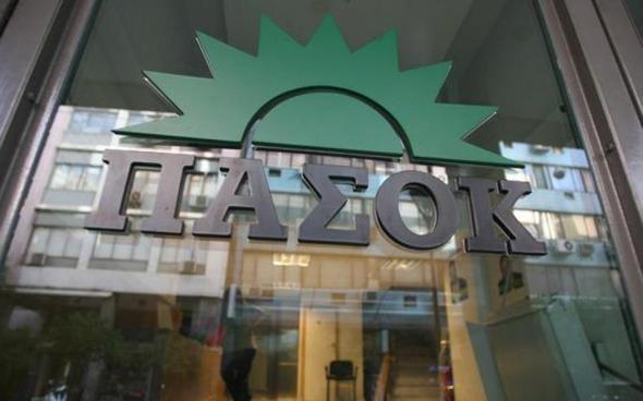 ΠΑΣΟΚ: Η κυβέρνηση που κόβει το ΕΚΑΣ δεν έχει δικαίωμα να μιλά