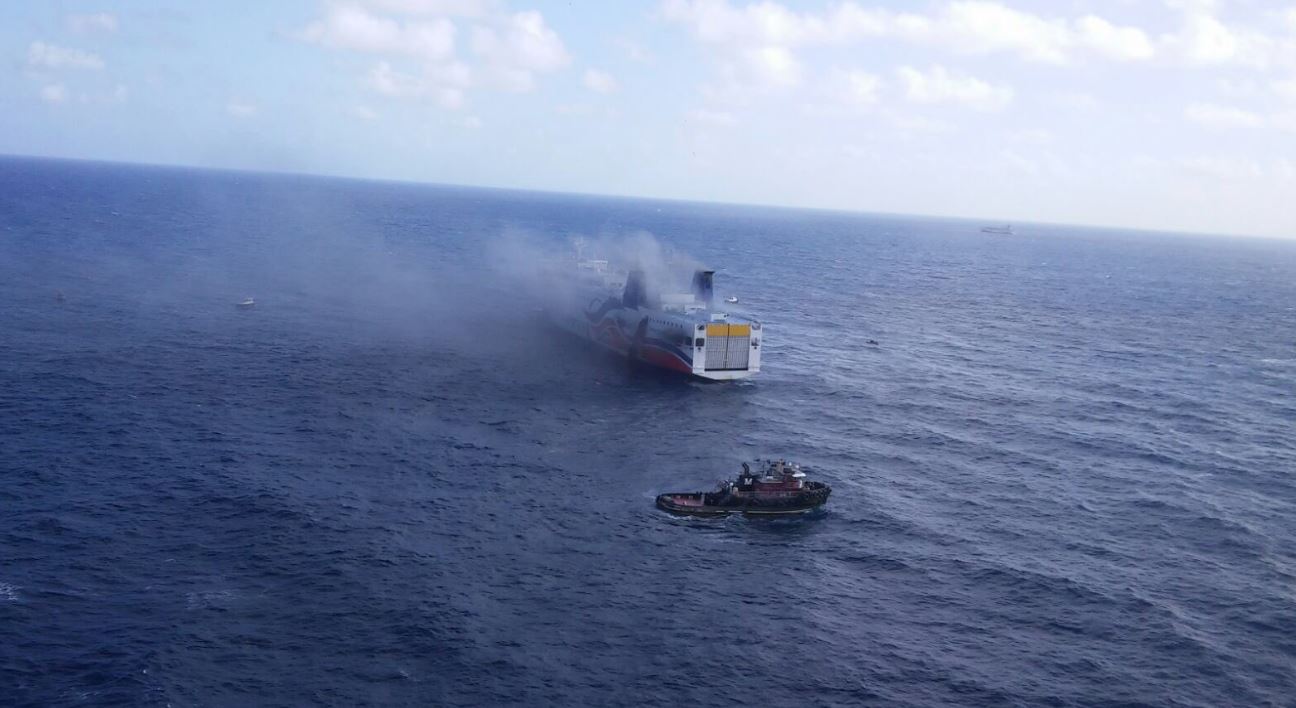 Φωτιά σε πλοίο με 512 επιβάτες στο Πουέρτο Ρίκο – Σε εξέλιξη επιχείρηση διάσωσης – ΦΩΤΟ – BINTEO