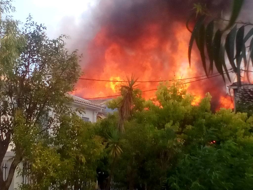 Εκκενώνεται ο Ιερός Ναός της Παναγίας των Ξένων στη Λευκάδα – ΦΩΤΟ