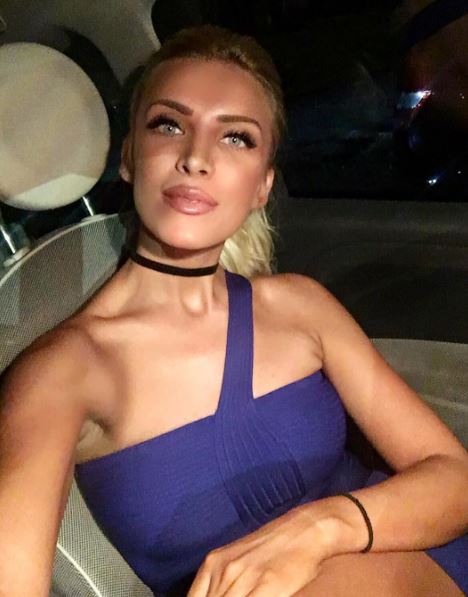 H selfie της Καινούργιου με μαγιό – ΦΩΤΟ