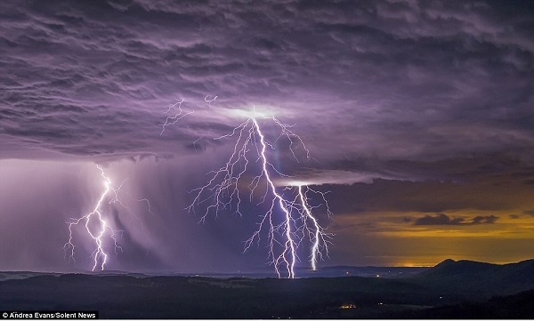 perierga.gr - Εκπληκτικές αστραπές στον ουρανό!