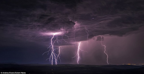 perierga.gr - Εκπληκτικές αστραπές στον ουρανό!