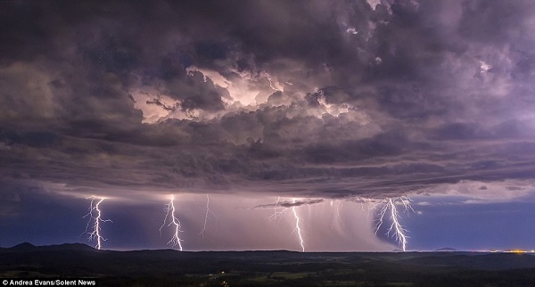 perierga.gr - Εκπληκτικές αστραπές στον ουρανό!