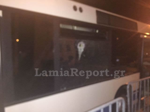 Πέταξε πέτρες σε λεωφορείο τραυματίζοντας οδηγό και επιβάτη