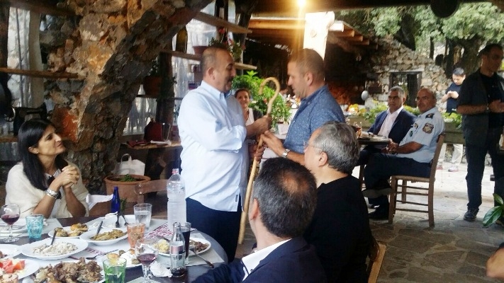 Ποια κρητική λιχουδιά “τρέλανε” τον Τσαβούσογλου – ΦΩΤΟ