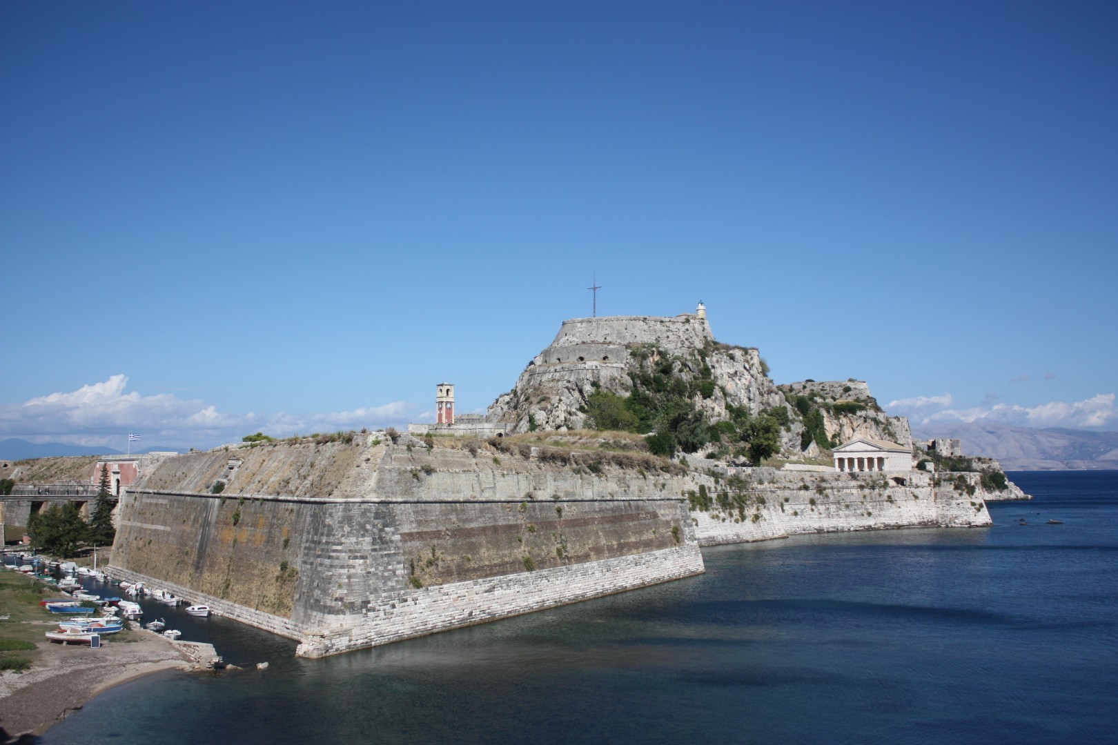 Γυναίκα έπεσε από τα τείχη του Παλαιού Φρουρίου στην Κέρκυρα