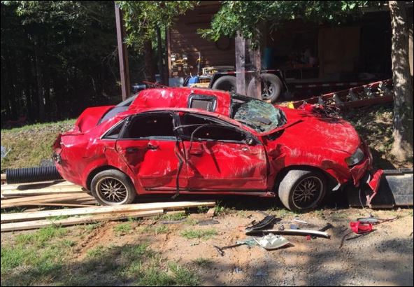 Κατέστρεψε το αμάξι της κόρης του… για να την τιμωρήσει – ΒΙΝΤΕΟ