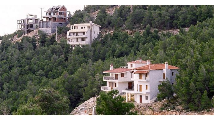 Κατεδαφίζονται τα… αμετακλήτως αυθαίρετα