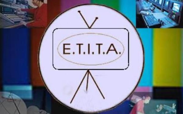 ΕΤΙΤΑ: Το μαύρο δεν έχει αποχρώσεις