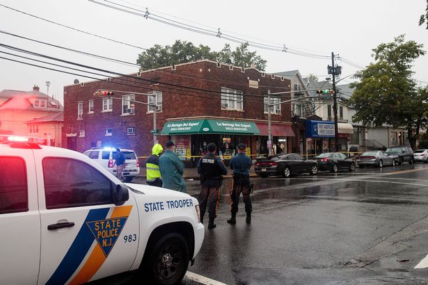 ΦΩΤΟ από τη σύλληψη του υπόπτου για τις επιθέσεις στη Νέα Υόρκη και το Νιου Τζέρσεϊ