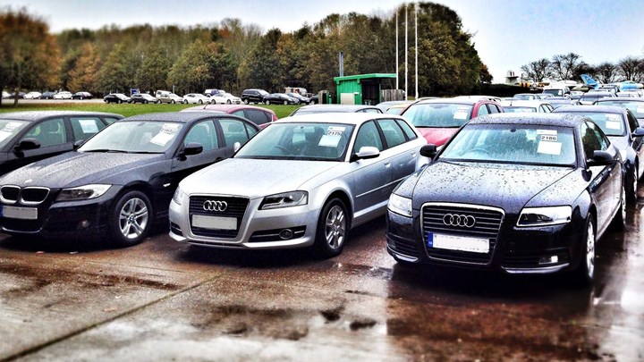 Στα ύψη οι τιμές των αυτοκινήτων που βγαίνουν σε πλειστηριασμό