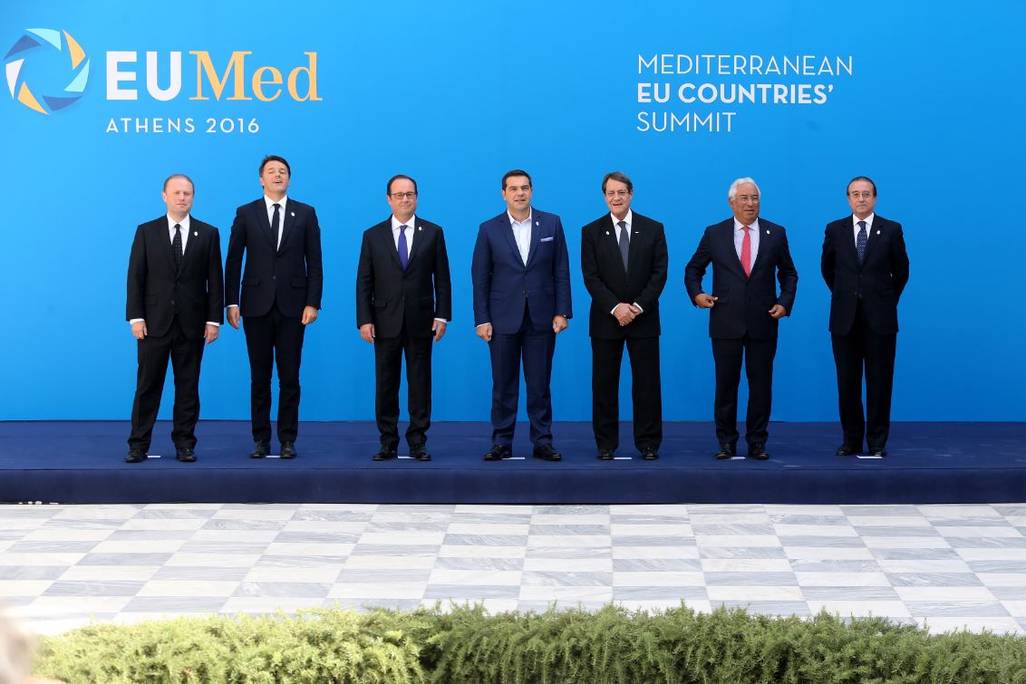 Η οικογενειακή φωτογραφία μετά τη Σύνοδο των Μεσογειακών χωρών