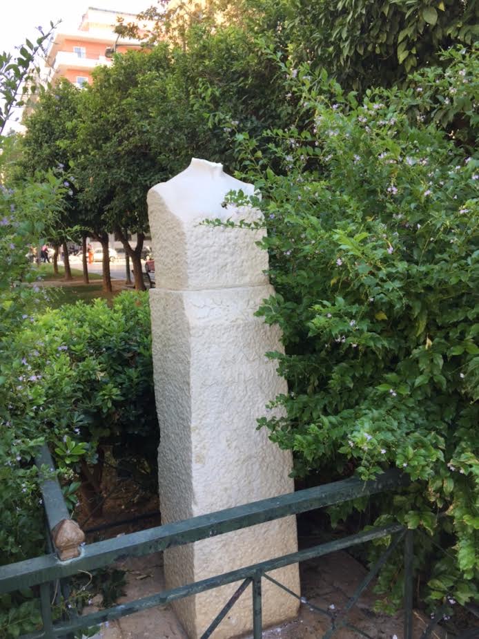 Βεβήλωσαν την προτομή της Λέλας Καραγιάννη στα Εξάρχεια – ΦΩΤΟ