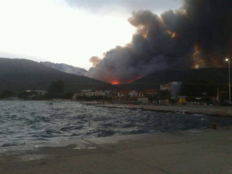 Τραυματίστηκε πυροσβέστης στη Θάσο