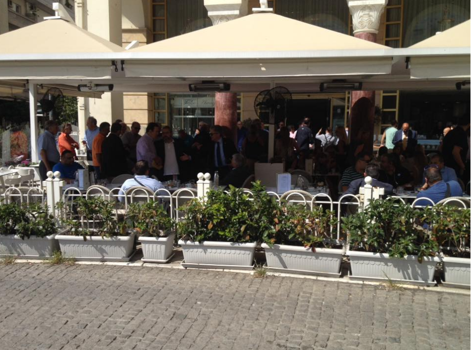 Το φιλί του Άδωνι στον Σαμαρά – ΦΩΤΟ