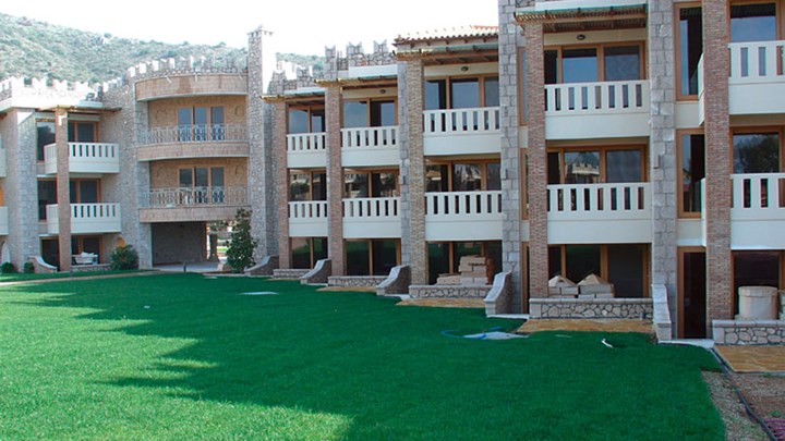 Συνεχίζεται η κατάρρευση τιμών για κατοικίες και γραφεία