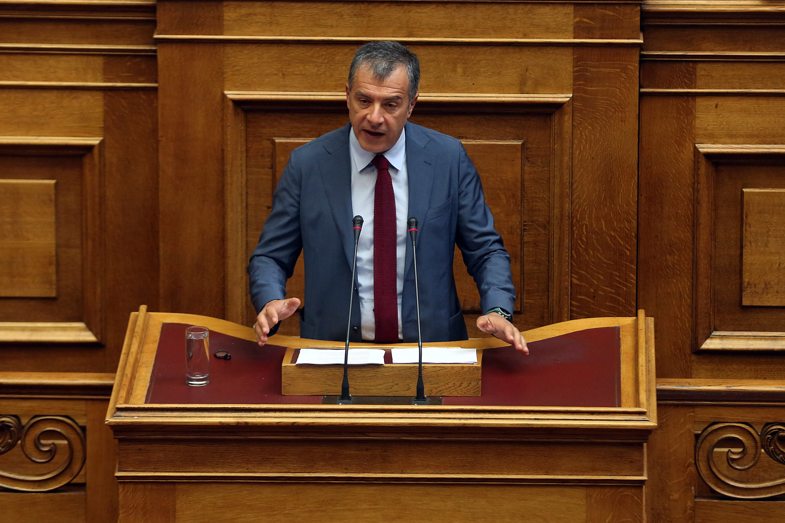 Θεοδωράκης: Η ζημιά στην οικονομία διορθώνεται. Στην παιδεία όχι – ΒΙΝΤΕΟ