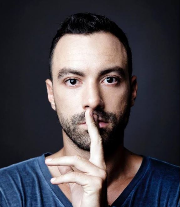 Το αιχμηρό σχόλιο του Σάκη Τανιμανίδη για τις τηλεοπτικές άδειες