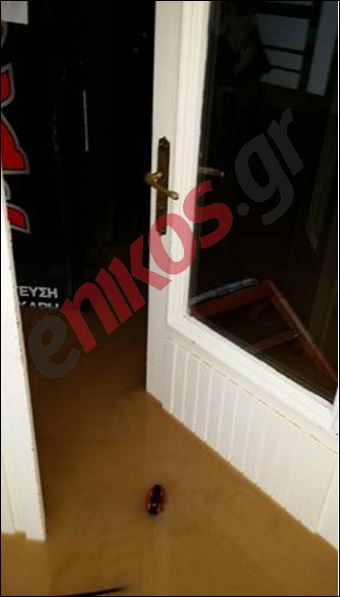 Εικόνες βιβλικής καταστροφής στην Αγία Τριάδα Θεσσαλονίκης – ΦΩΤΟ αναγνώστη