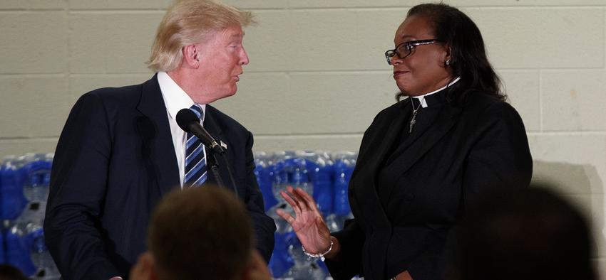 Η κληρικός που διέκοψε τον Τραμπ: Εδώ είναι εκκλησία – BINTEO