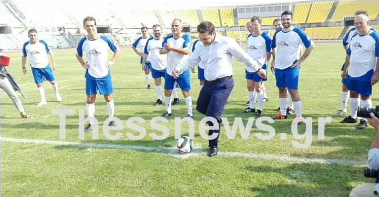 Οι πάσες του Πρωθυπουργού μετά τη συνέντευξη Τύπου – ΒΙΝΤΕΟ