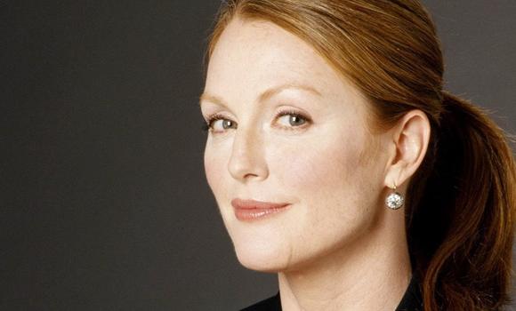 H άγνωστη κόρη της Τζούλιαν Μουρ – ΦΩΤΟ