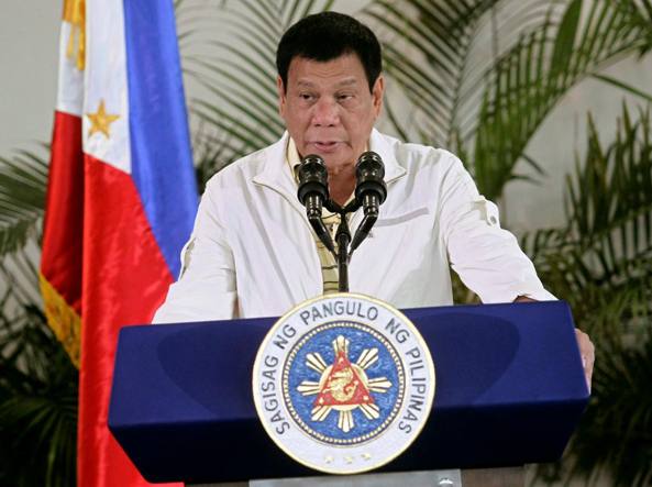Ύβρεις πεζοδρομίου από τον Πρόεδρο των Φιλιππίνων στον Ομπάμα