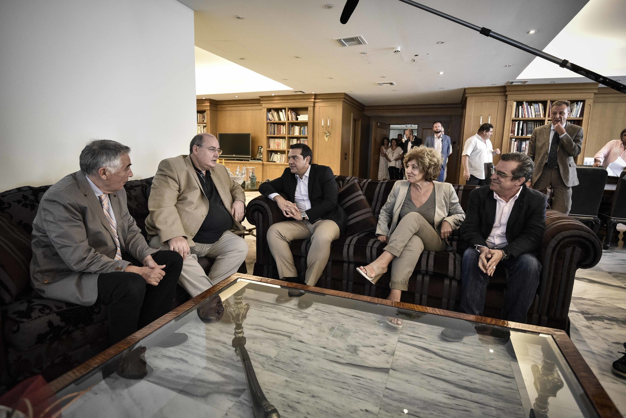 “Άριστα 20” έβαλε ο Τσίπρας στο… υπουργείο Παιδείας