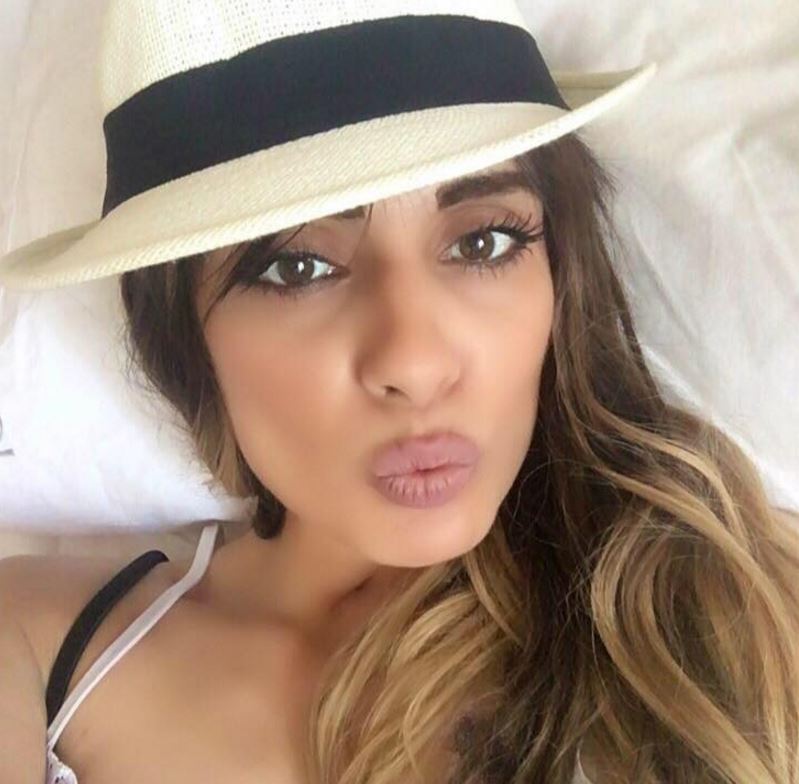 H selfie της Μίνας Αρναούτη από την φυσιοθεραπεία – ΦΩΤΟ