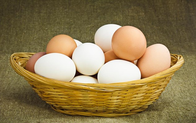 Γιατί κάποια αυγά είναι καφέ και άλλα άσπρα;