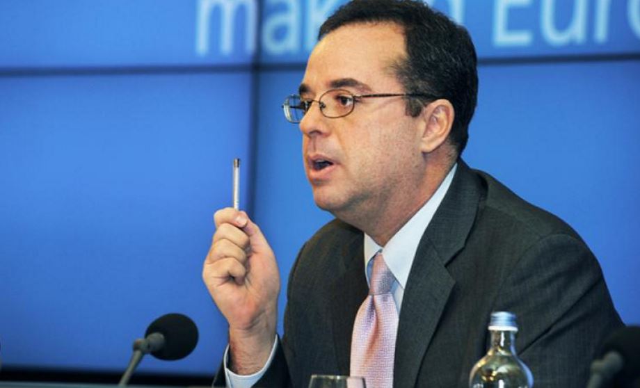 Επίθεση του Σπίγκελ κατά του Καραμανλή