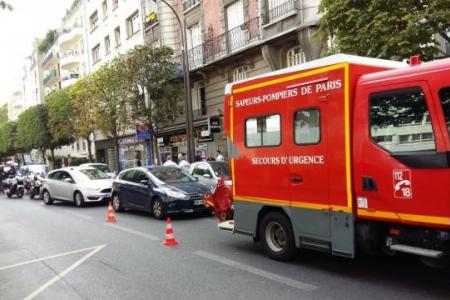 Παρίσι – Μαχαίρωσαν αστυνομικό στο λαιμό