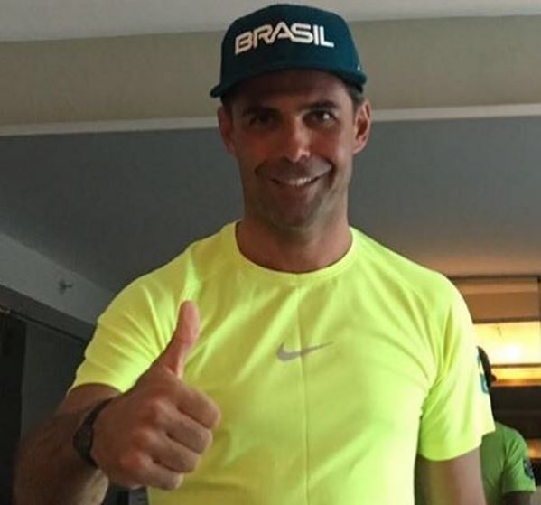 Διάσημη τραγουδίστρια στην αγκαλιά του Αλβάρο – ΦΩΤΟ