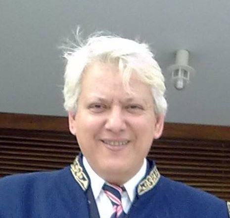 Ο ΣΥΡΙΖΑ καταγγέλλει καθηγητή που καλεί τους πολίτες ενάντια στη «μουσουλμανοποίηση» της Λέσβου