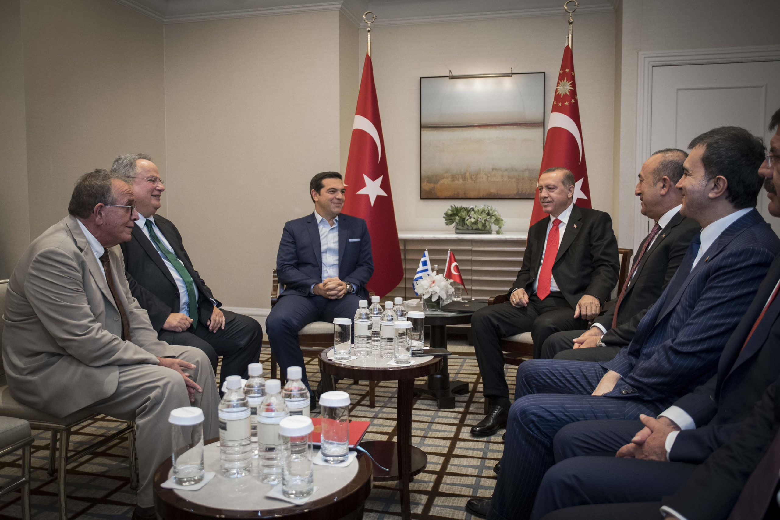 Τα τουρκικά ΜΜΕ για τη συνάντηση Τσίπρα – Ερντογάν – ΦΩΤΟ