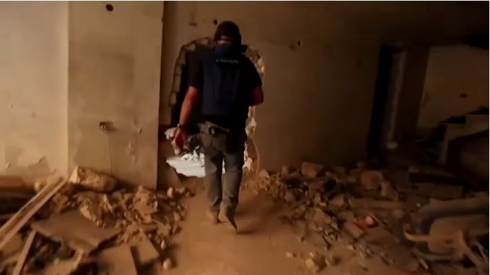 Συγκλονίζει το οδοιπορικό στο αιματοβαμμένο Χαλέπι – ΒΙΝΤΕΟ