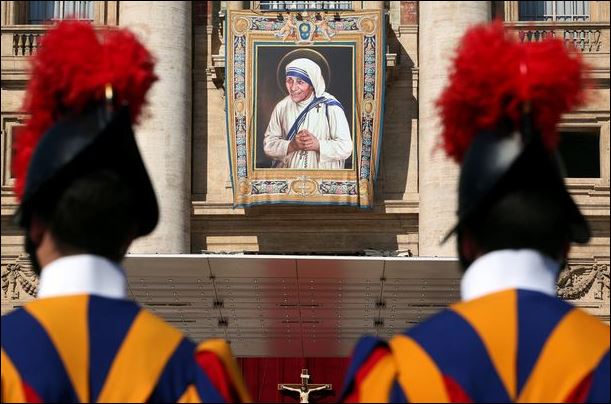 Αγιοποιήθηκε η Μητέρα Τερέζα – ΦΩΤΟ – ΒΙΝΤΕΟ